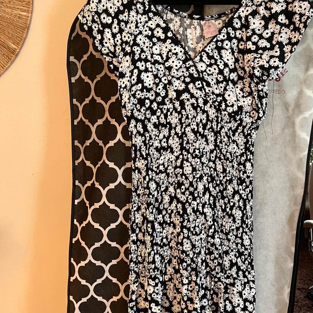 No Boundaries Black and White Floral Casual Dress